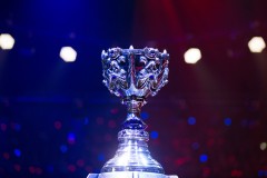 王思聪包机赴柏林观赛 携IG元老阵容